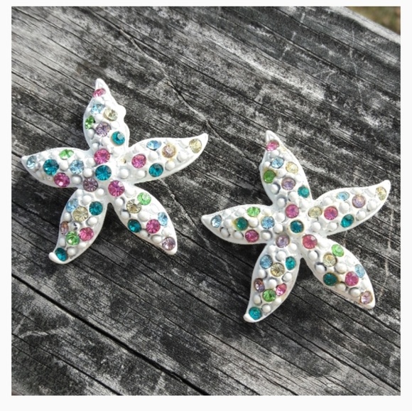 Jewelry - Vintage White Enamel & Crystal Starfish Earrings